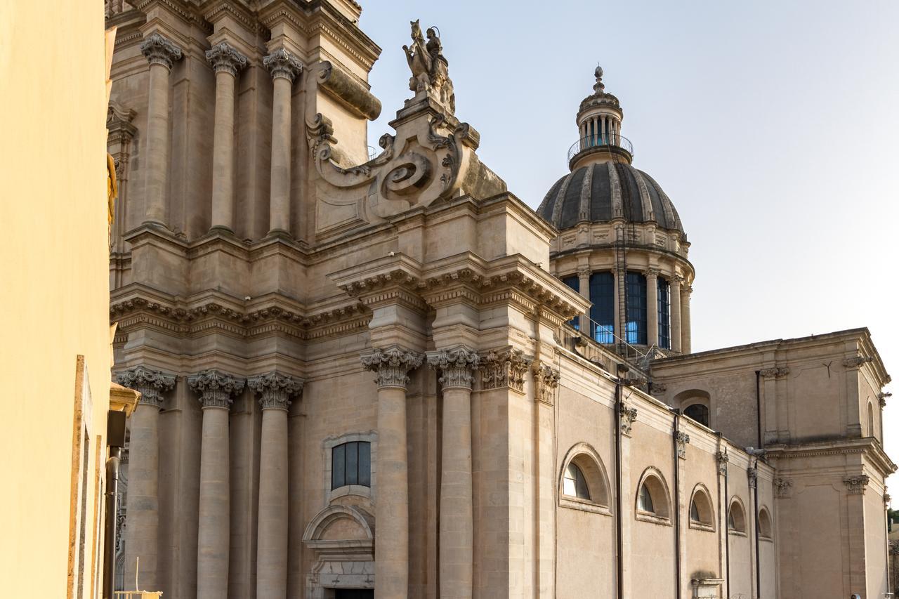 Appartamenti Vista Duomo - Ibla - Pomelia Ragusa Bagian luar foto